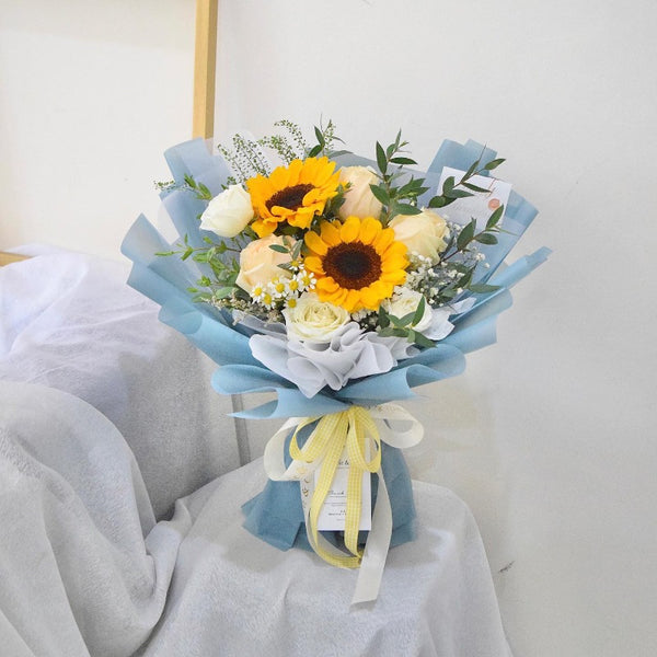 Bright and Sunny Flower Bouquet (Kuching Delivery Only) Giftr