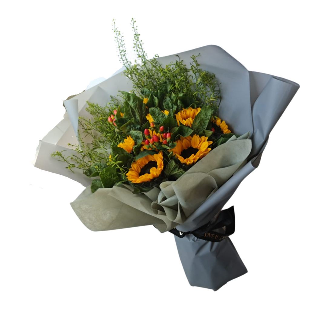 [Fresh Flower] Sunflower + Berry Bouquet (Klang Valley Delivery Only
