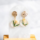Florivine Beige Flower Handmade Gold Earring