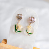 Florivine Beige Flower Handmade Gold Earring