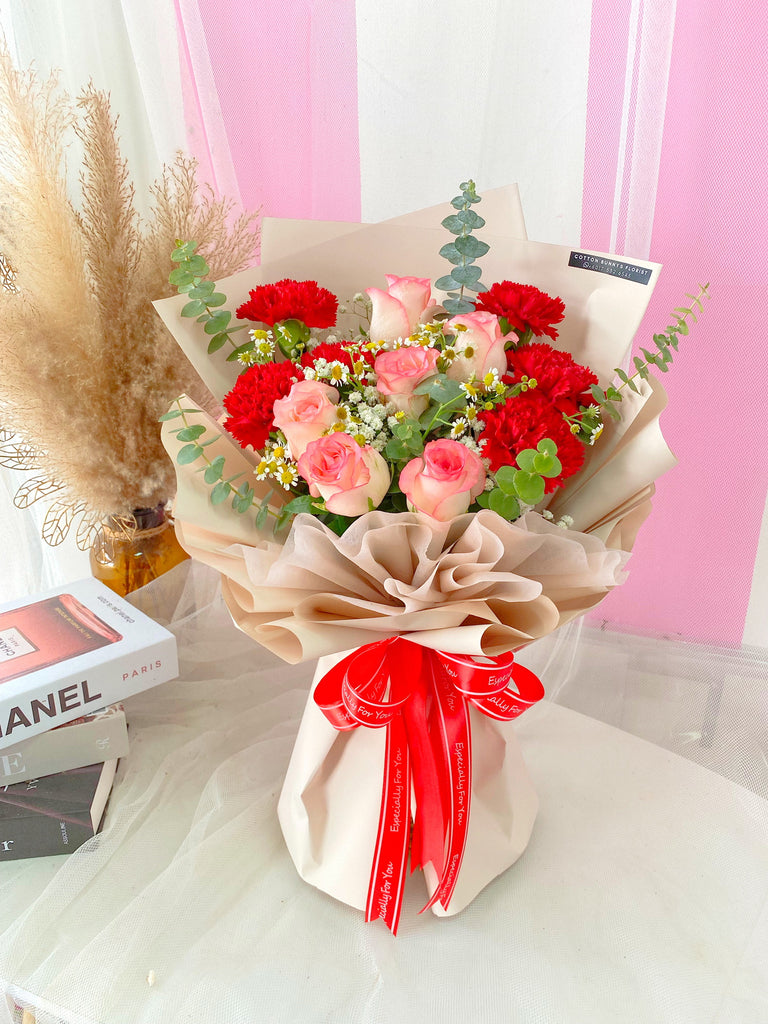 Carnation & Rose Flower Bouquet (Penang Delivery only)