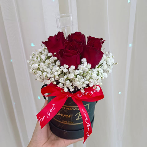 Red Roses Bucket