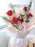 Valentine's Romantic Bloom Bouquet (Negeri Sembilan Delivery Only)