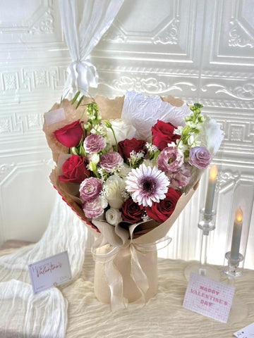 [Valentine's Day 2026] 10 stalks Mix Fresh Flower Bouquet (Klang Valley Delivery) - Valentine's Day Flowers & Gifts 2026