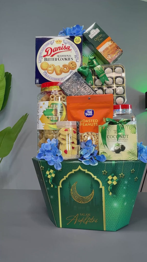 Raya Signature Gold Hamper | Giftr - Malaysia's Leading Online Gift Shop