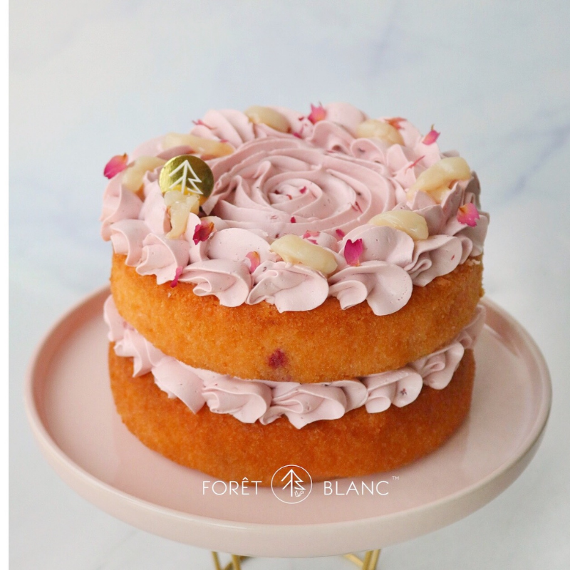 Pink Dior cake. Feed 15 people. – Chefjhoanes