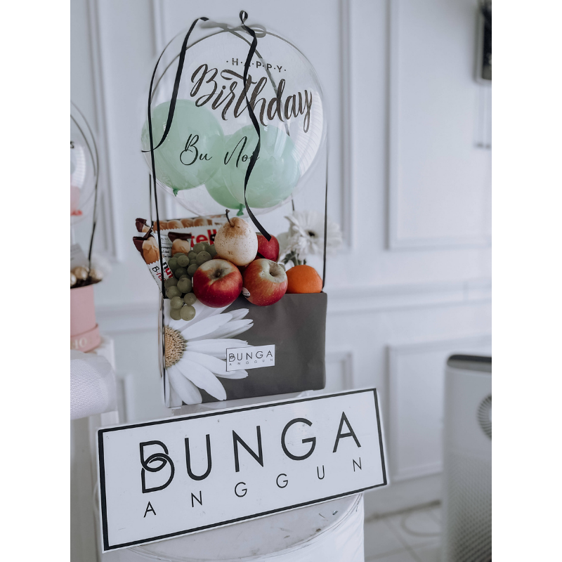 Hot Air Balloon With Chocolate And Fruit (Kuching Delivery Only) Giftr Malaysia's Leading