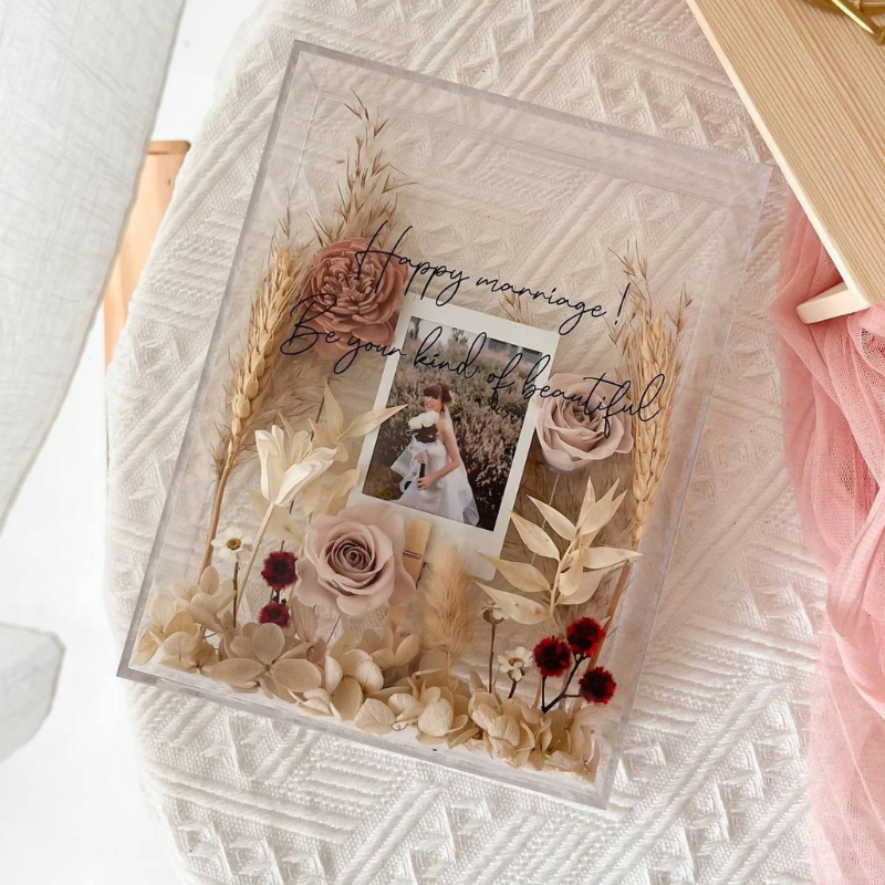 Justina Preserved Flower Frame (Klang Valley Delivery Only) | Giftr ...