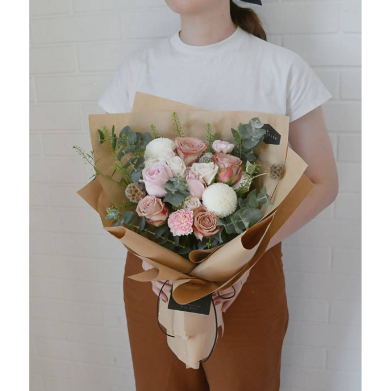 Nostalgia Premium Flower Bouquet (Johor Bahru Delivery Only) Giftr