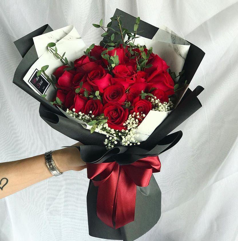 Amour Classic Roses (Ipoh Delivery Only)