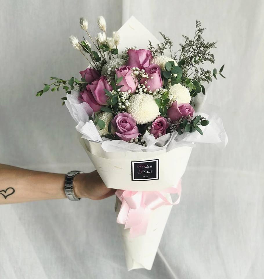Scents of Heaven Purple & White Bouquet (Ipoh Delivery Only)