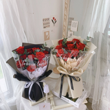 To Be In Love 10 Stalks Roses (Klang Valley Delivery Only)