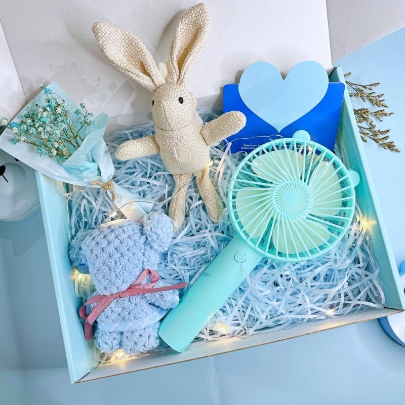Blue Deluxe Giftbox With Preserved Flower (Nationwide Delivery)