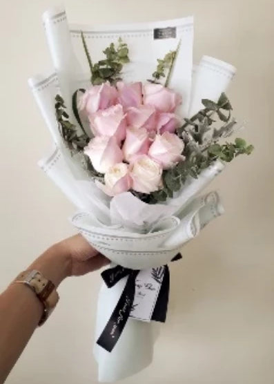 Absoluto 2 -Rose Flower Bouquet (Johor Bahru Delivery only)