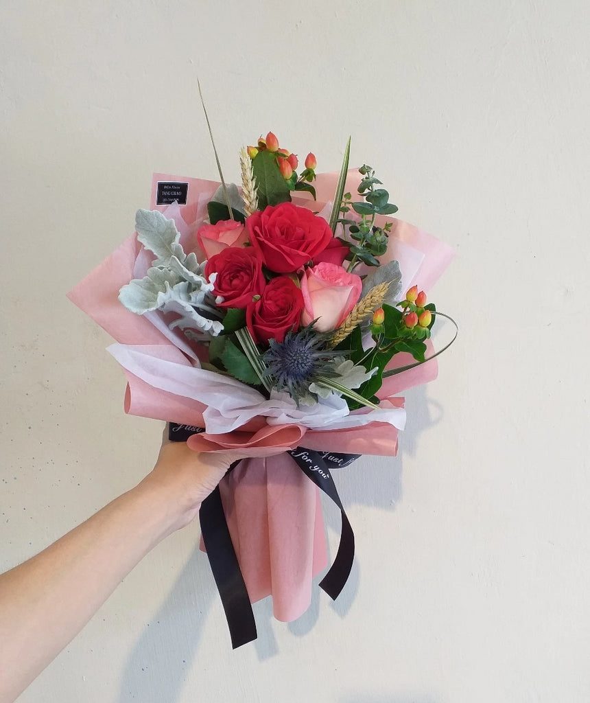 Amorio - Rose Flower Bouquet (Johor Bahru Delivery only)