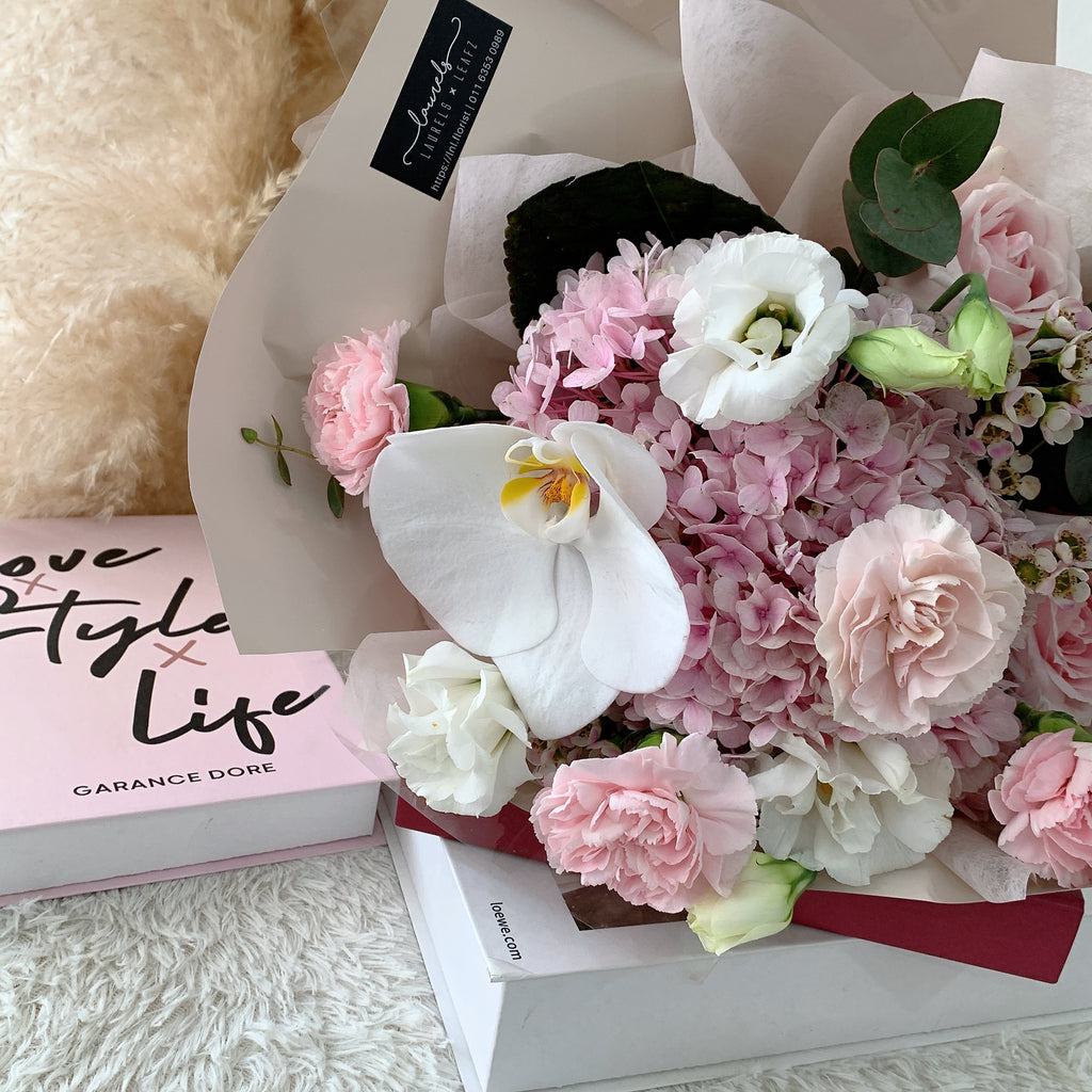 Mother's Day 2023 Grace Mix Flower Bouquet (Johor Bahru Delivery Only