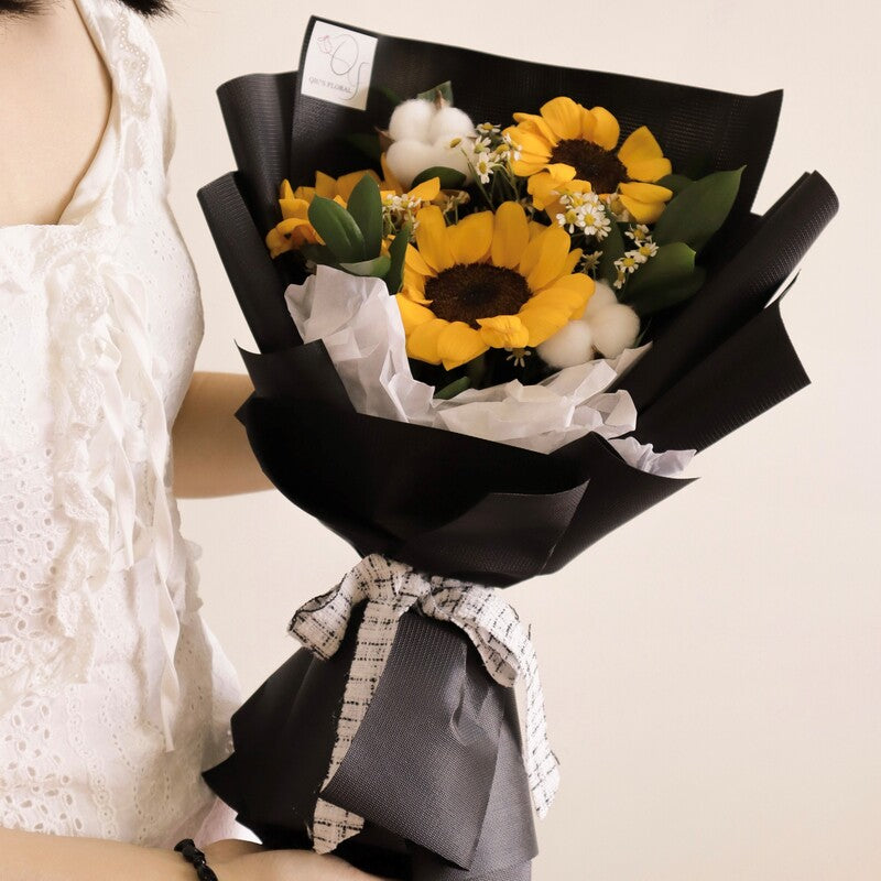 Classic Black Fresh Sunflower Bouquet (Klang Valley Delivery) Giftr