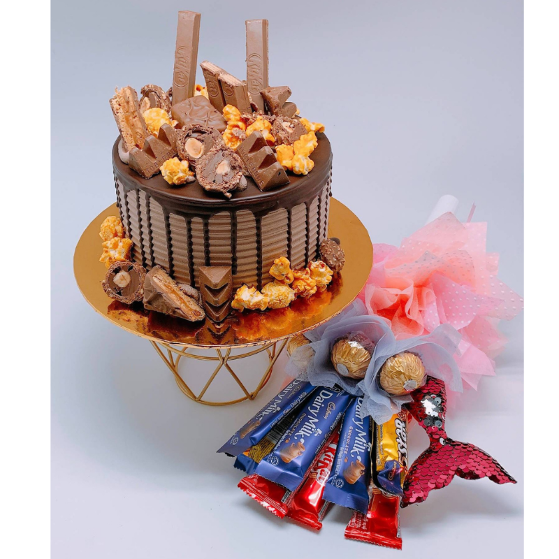 Cake and Flowers Combo - 10% Offer with Delivery in Dbai