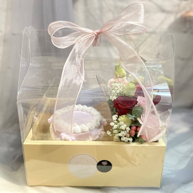 Mini Cake With Flowers In Hand Carry Gift Box (Kota Kinabalu Delivery Only)