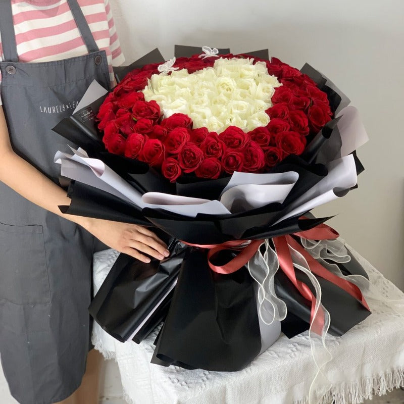 V2023 Forever Love 99 Rose Bouquet ( Fresh Flowers )(Johor Bahru Deliv