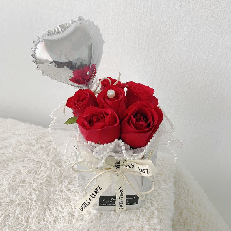 V2023 Romance Surprise Box ( Fresh Flowers ) (Johor Bahru Delivery