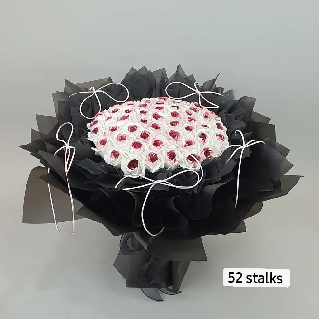52 stalks Soap Rose Bouquet Romantic Birthday gift 网红尖角花束 52朵香皂花束 浪漫花束 ...