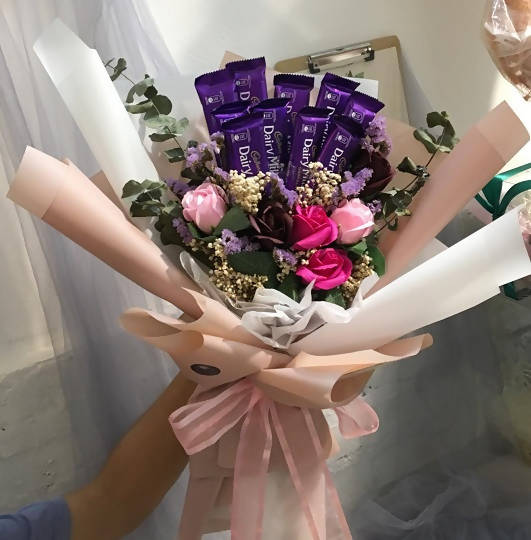 Mix Soap Flowers With Chocolates Bouquet (Kota Kinabalu Delivery Only)