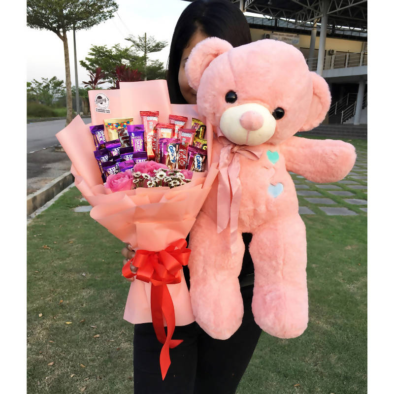 Teddy bear top and chocolate bouquet