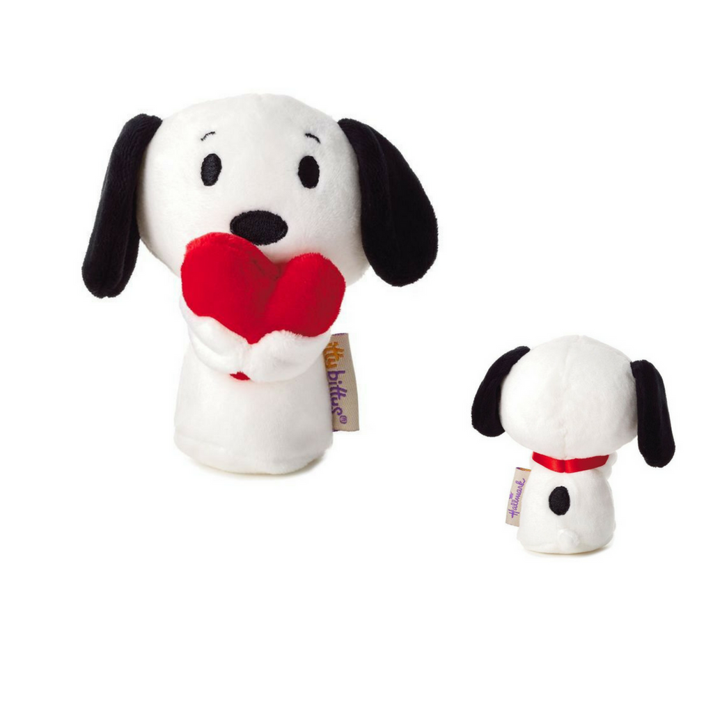 Itty Bitty® Snoopy Holding Heart