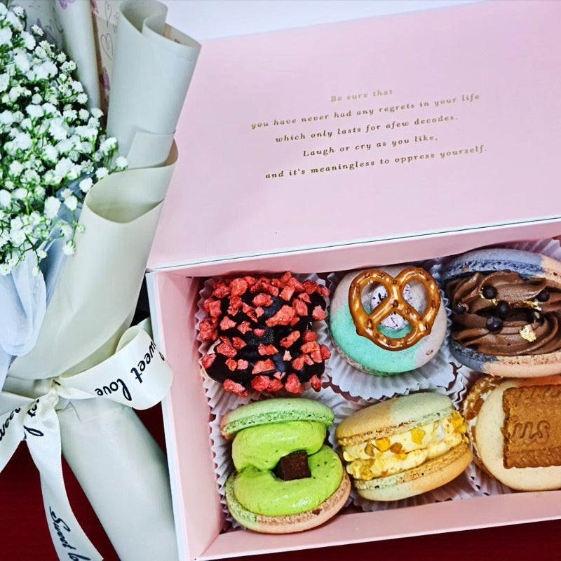 Korean Macaron + Baby'sBreath Bouquet Gift Set (Penang Delivery Only