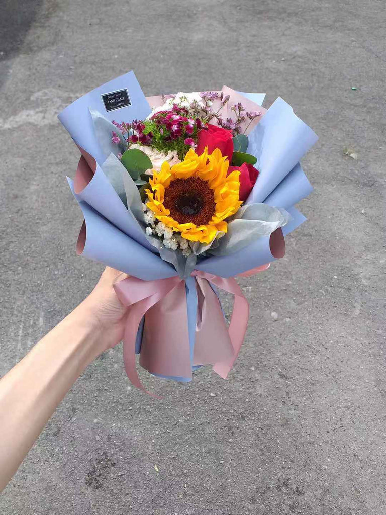 Ilustre Flower Bouquet (Johor Bahru Delivery only) Giftr Malaysia's