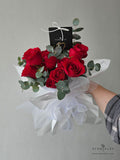 Scentales Minimalist Red Rose Flower Bouquet with Vase (Johor Bahru Delivery)