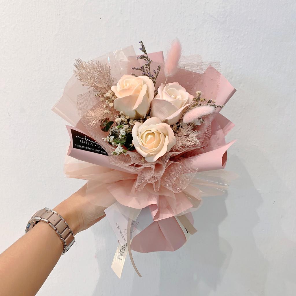 QiXi Aurora Rosey Artificial Soap Flower Bouquet (Johor Bahru Delivery