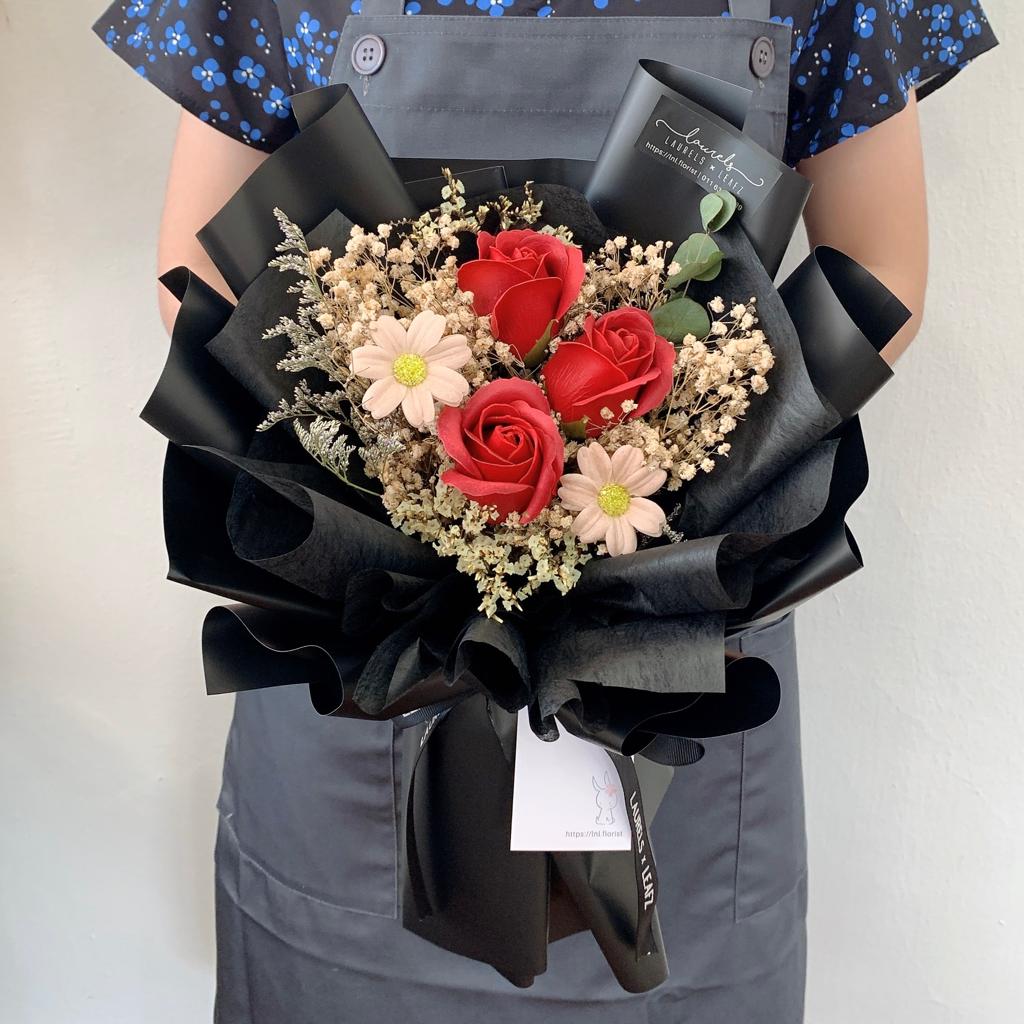 QiXi Naomi Artificial Soap Flower Bouquet (Johor Bahru Delivery Only