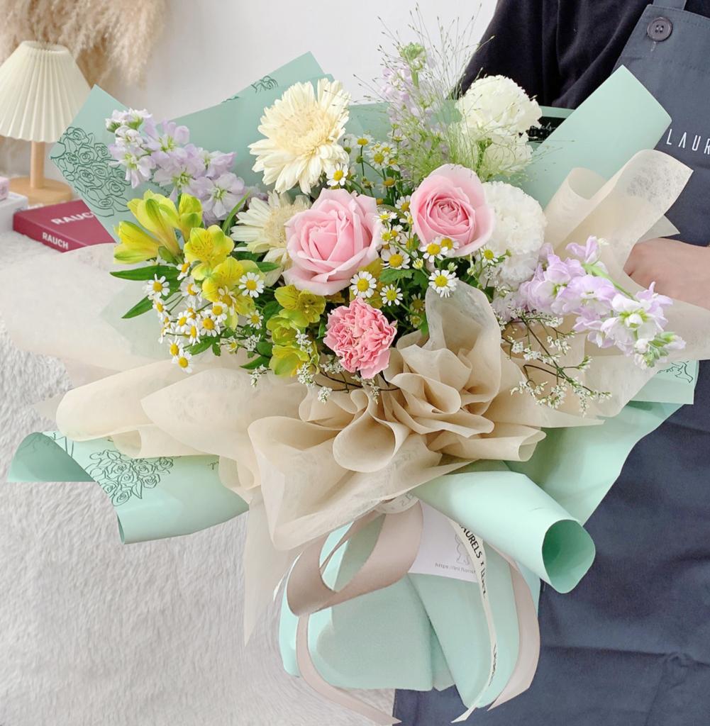 QiXi Camellia Mix Flower Bouquet (Johor Bahru Delivery Only) Giftr