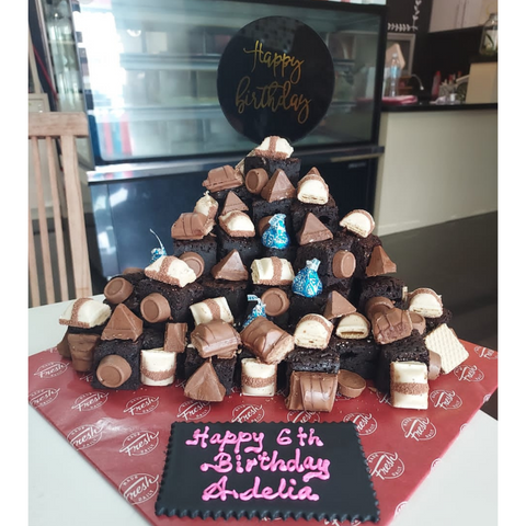 Brownie Tower Cake (Negeri Sembilan Delivery Only)