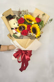 Oso Lindo Con Girasol- Graduation Sunflower Bouquet (Johor Bahru Delivery only)