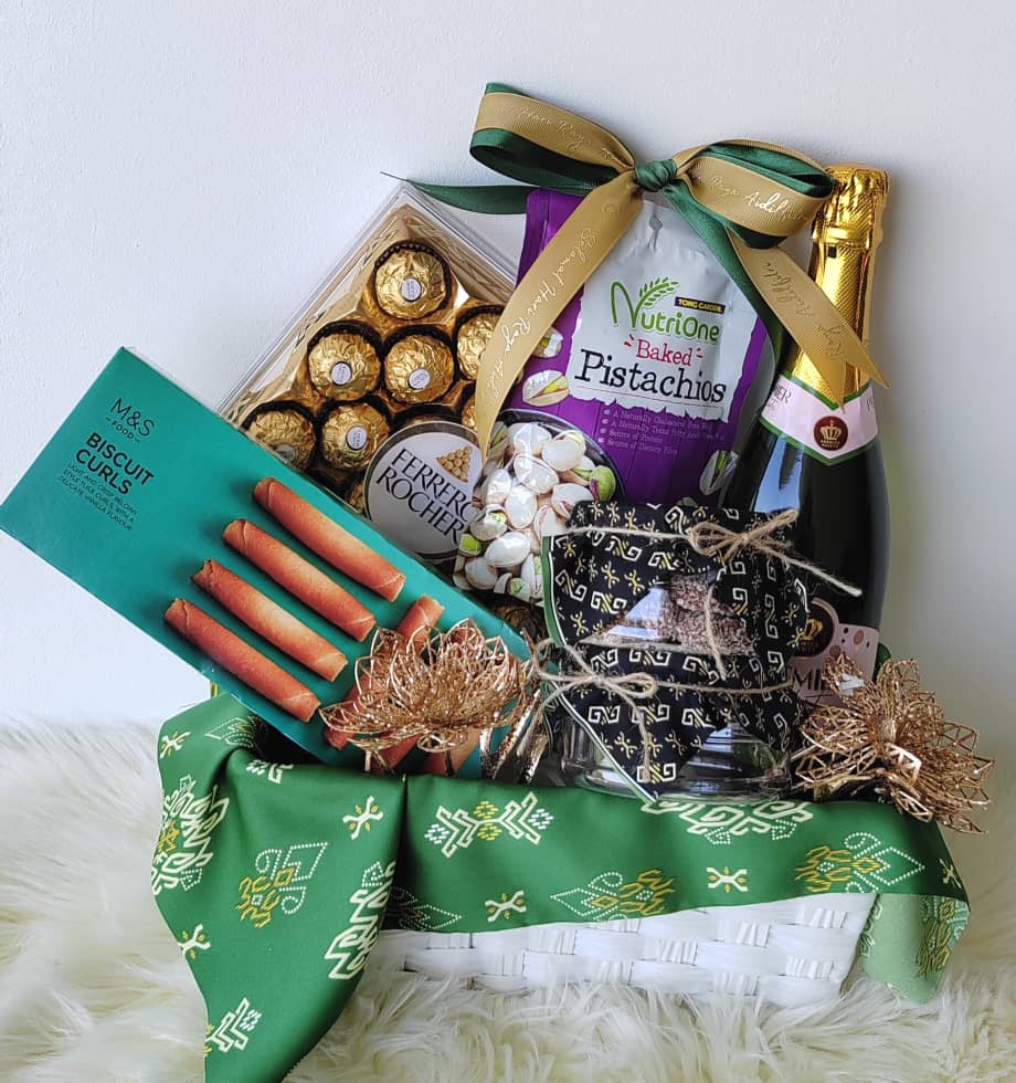Batik Sticker Raya Raya Batik Basket | Giftr - Malaysia's Leading Online Gift Shop