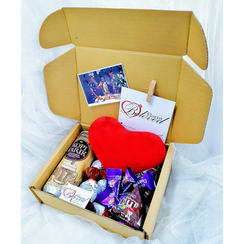 Love Shape Cushion With Kopi Tarik Chocolate Gift Box (Klang Valley Delivery)