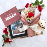 Personalized Memory Frame with Bouquet (Nationwide Delivery)