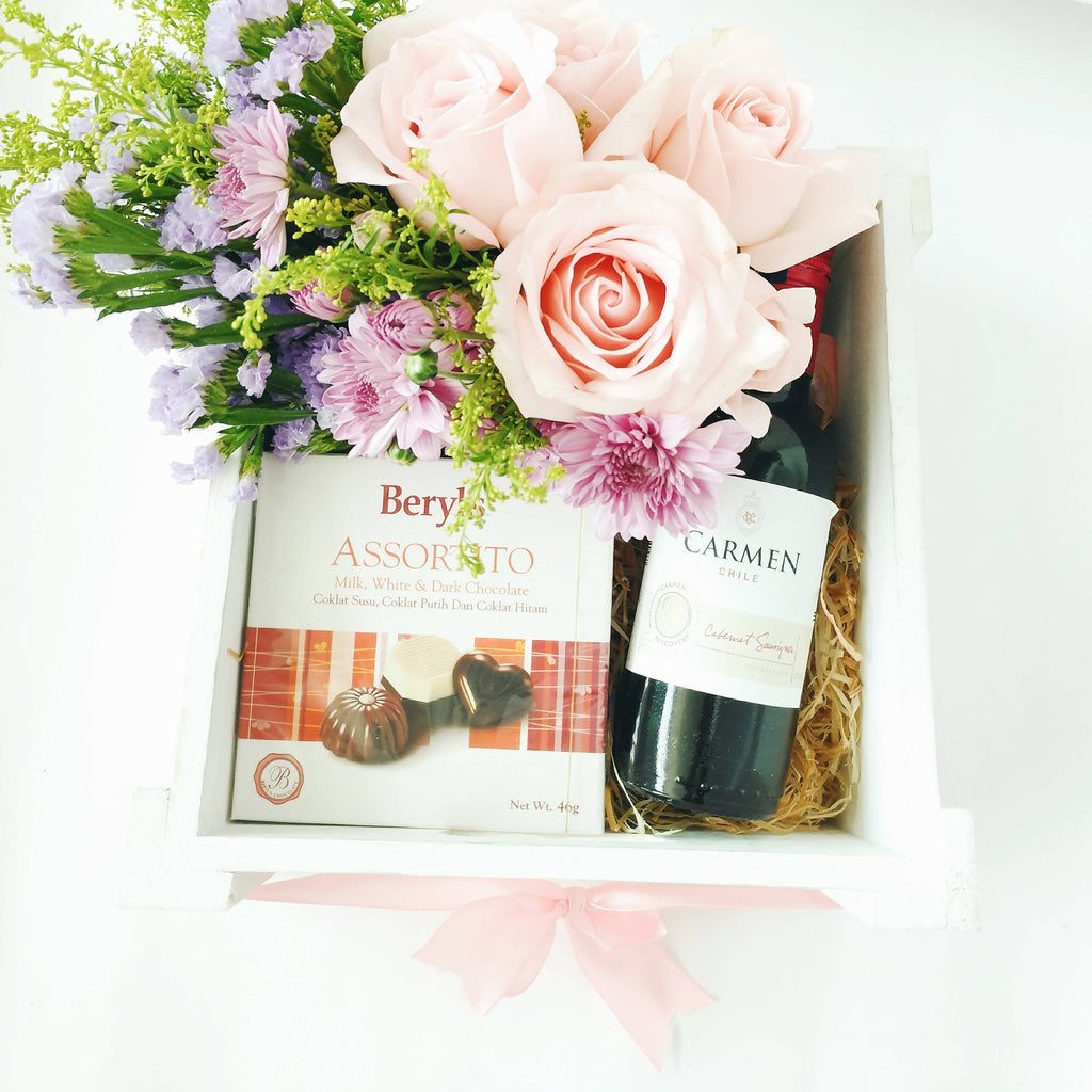 Sweet Box Red Wine with Fresh Flowers