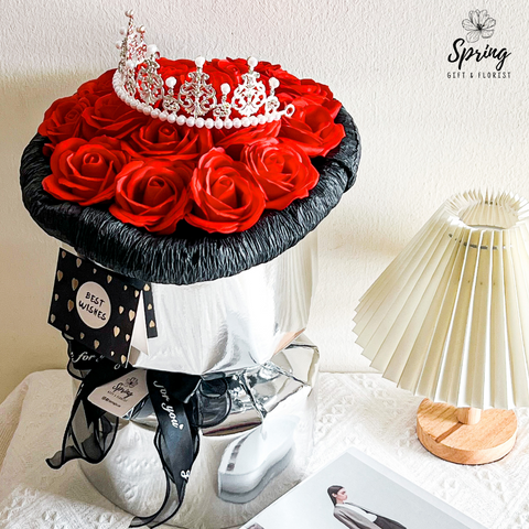 Silver Large Rose With Crown Rose Artificial Soap Flower Bouquet (Klang Valley Delivery Only)