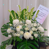 Nieldelia Florist Condolence Flower Stand 1