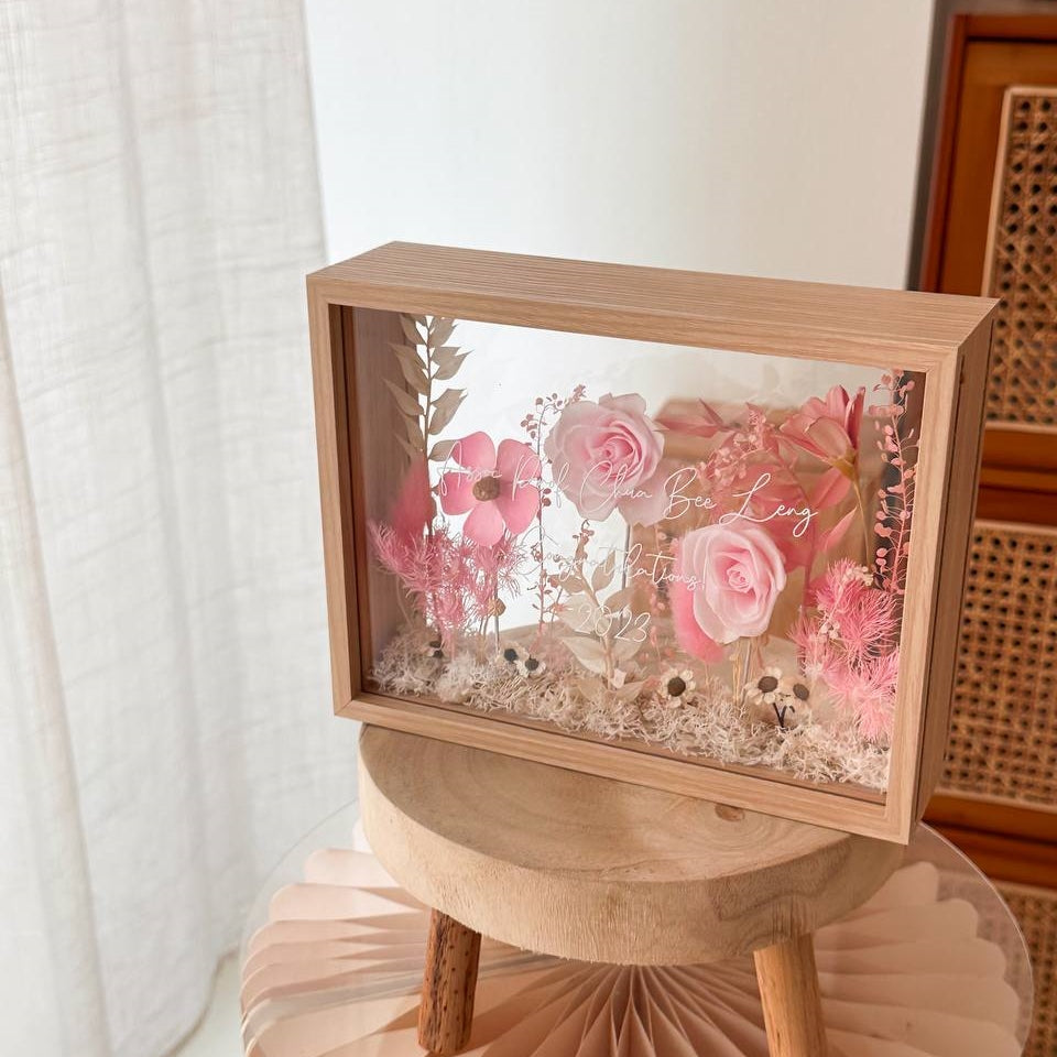 Lucille Preserved Flower Frame (Klang Valley Delivery) | Giftr ...