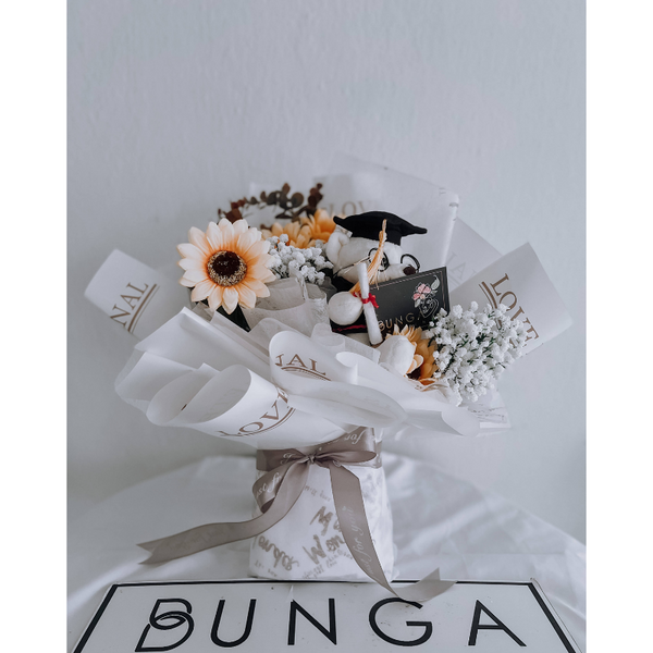 Convocation Artificial Flower Bouquet (Kuching Delivery Only) Giftr
