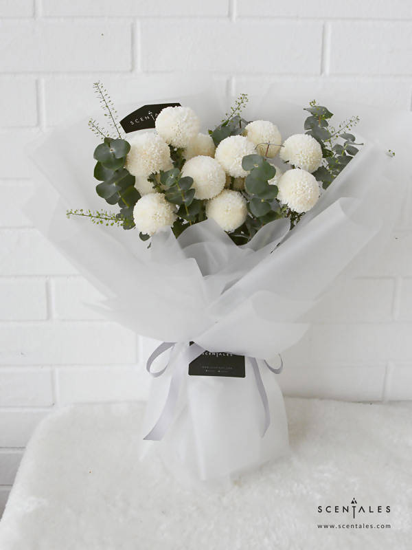 Scentales Minimalist White Ping Pong Flower Bouquet (Large) | (Klang Valley Delivery)