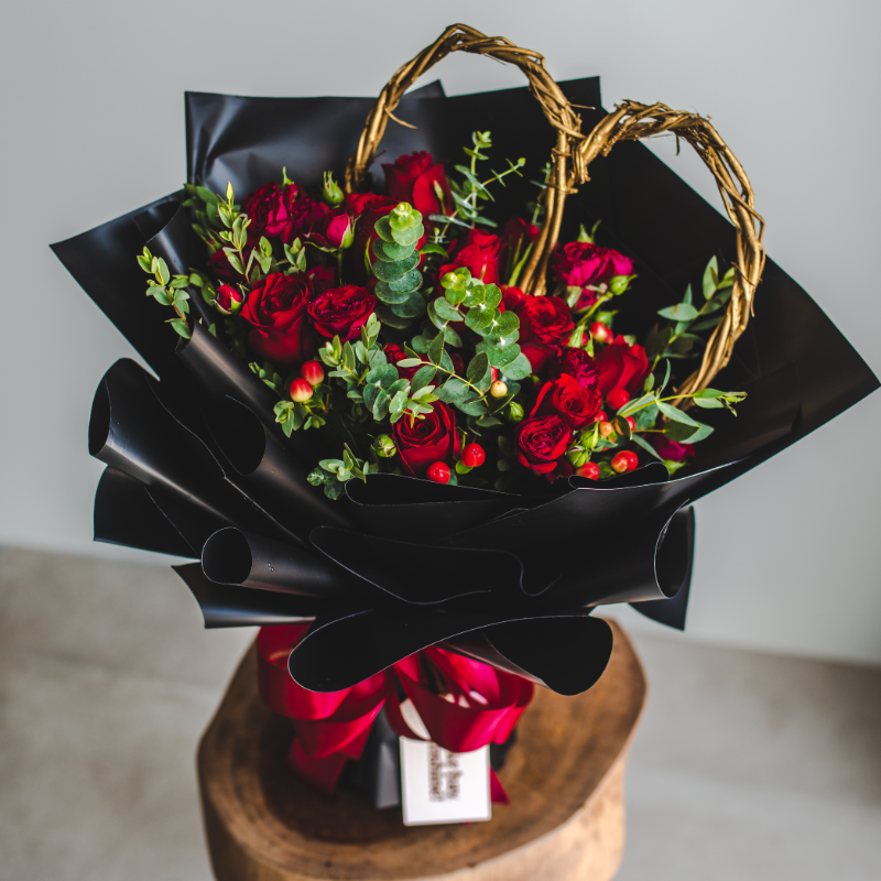 Romantika Red Rose Flower Bouquet (Klang Valley Delivery) Giftr