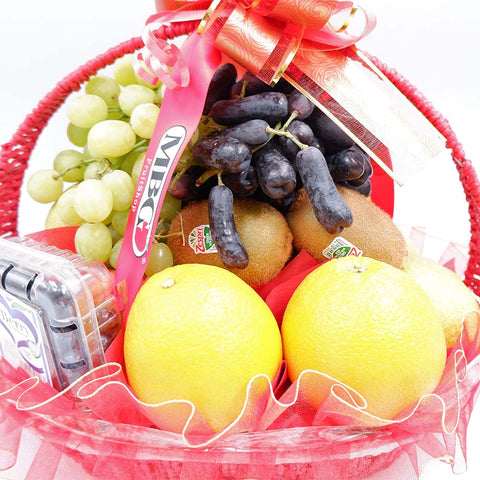 Signature Fruit Basket (8 types of fruits) | (Klang Valley Delivery Only)
