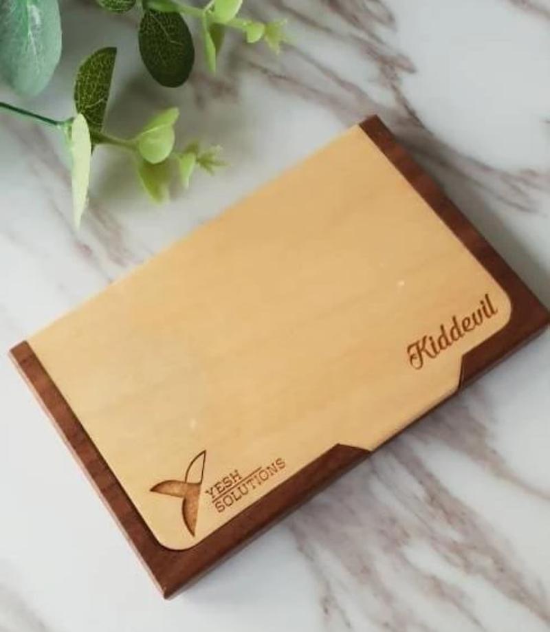 Personalised Wooden Name Card Holder (Nationwide Delivery)