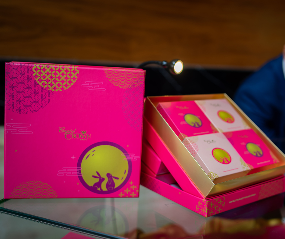 Crystal Crown Hotel Petaling Jaya Mid Autumn Baked Mooncake 2022 Set